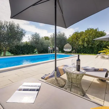 Villa Tonina By Villsy *