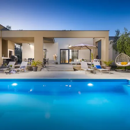 Villa Tonina By Villsy *