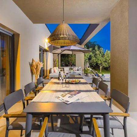Villa Tonina By Villsy *